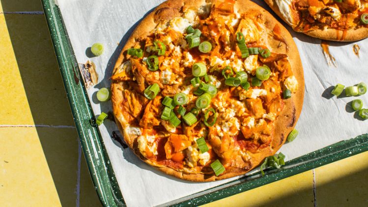 Athenos_Beauty_Buffalo-Chicken-Feta-Flatbread-9