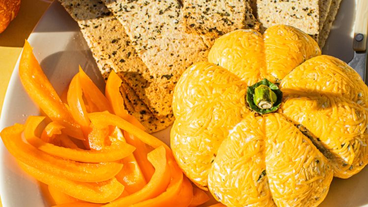 Athenos_Beauty_Pumpkin-Cheese-Ball-11