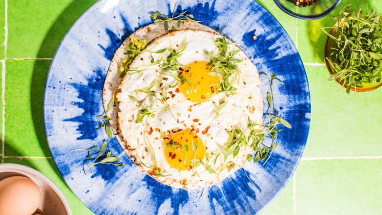 Athenos_Beauty_Feta-Fried-Eggs--4