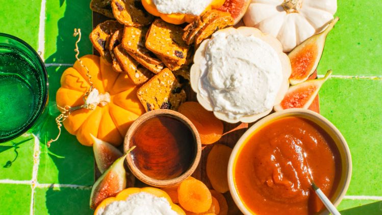 Athenos_Beauty_Mini-Pumpkins-Stuffed-with-Whipped-Feta-8